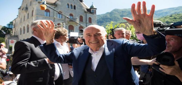 Blatter y Platini son absueltos por juez suizo