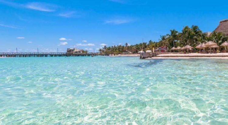 Playas de Quintana Roo comienzan a recuperarse del sargazo