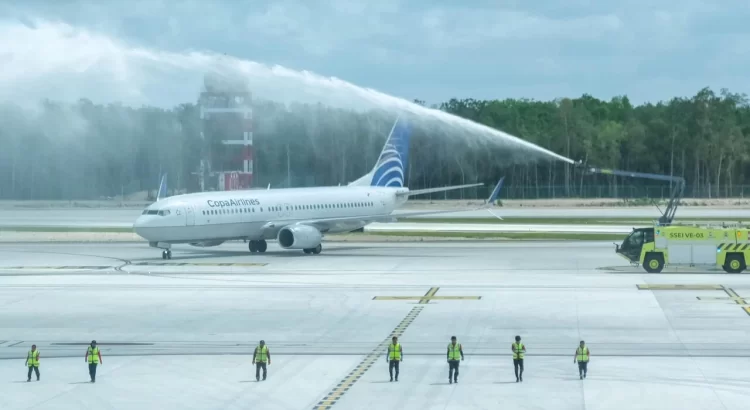 Llega primer vuelo desde Panamá al Aeropuerto de Tulum