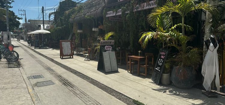 Apagones ahuyentan a huéspedes de hoteles del centro de Tulum