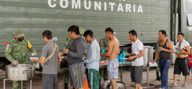 Cocina Comunitaria del Ejército ofrece hasta 7 mil 500 comidas al día en Tulum