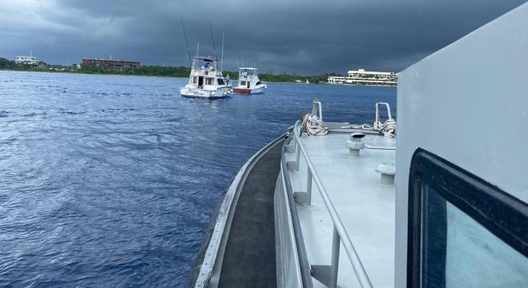 Semar auxilia a pasajeros de embarcación alcanzada por un rayo en Cozumel