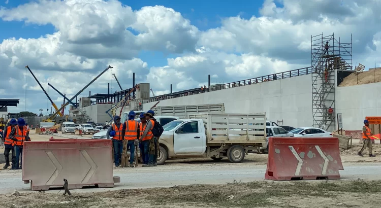 Trabajadores del Tren Maya serán canalizados a construcción de vivienda: AMLO