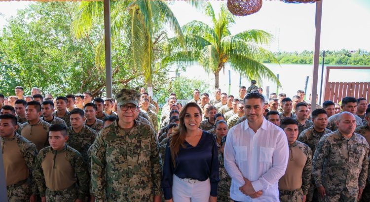 Gobernadora de Quintana Roo se reúne con el secretario de Seguridad federal y el de Marina en Cancún