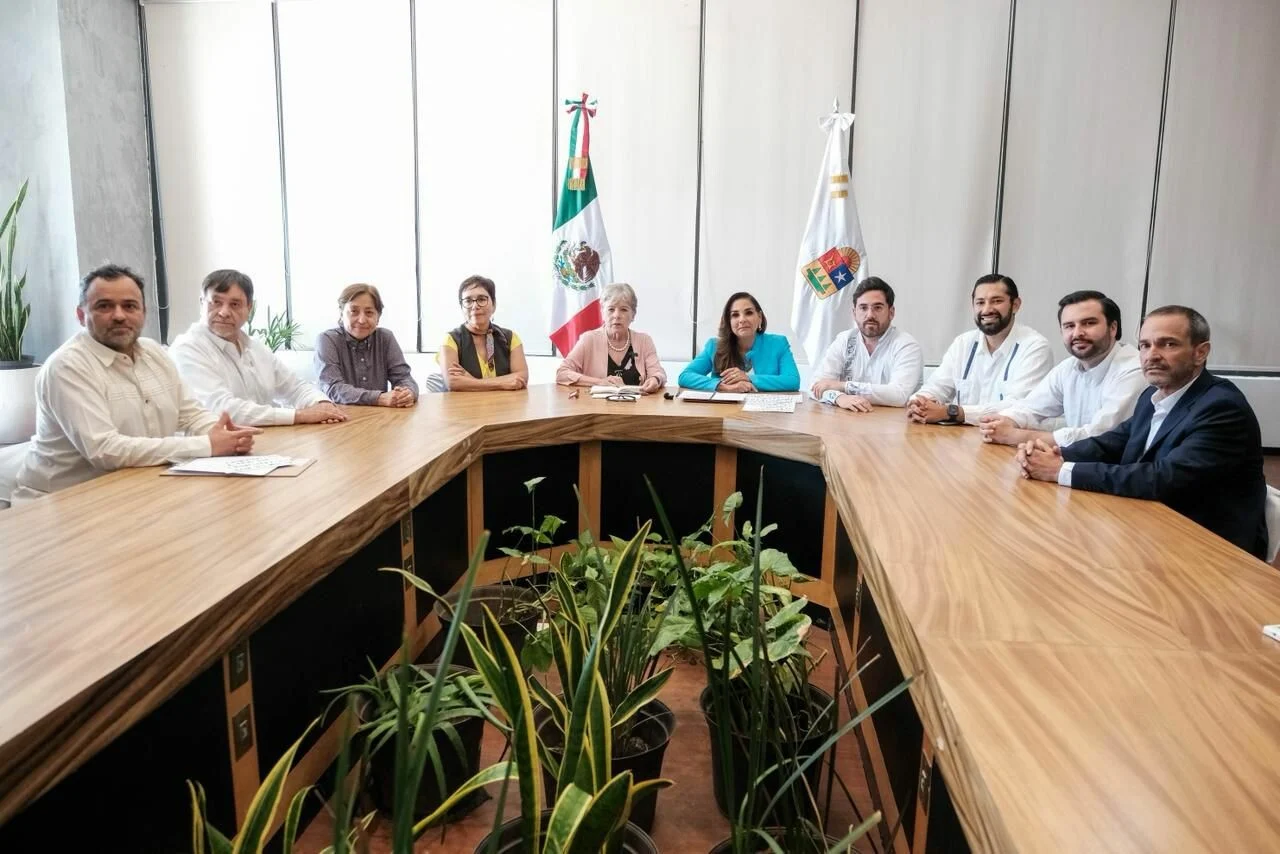 Lezama y Bárcena anuncian combate al sargazo con nuevo buque de alta capacidad