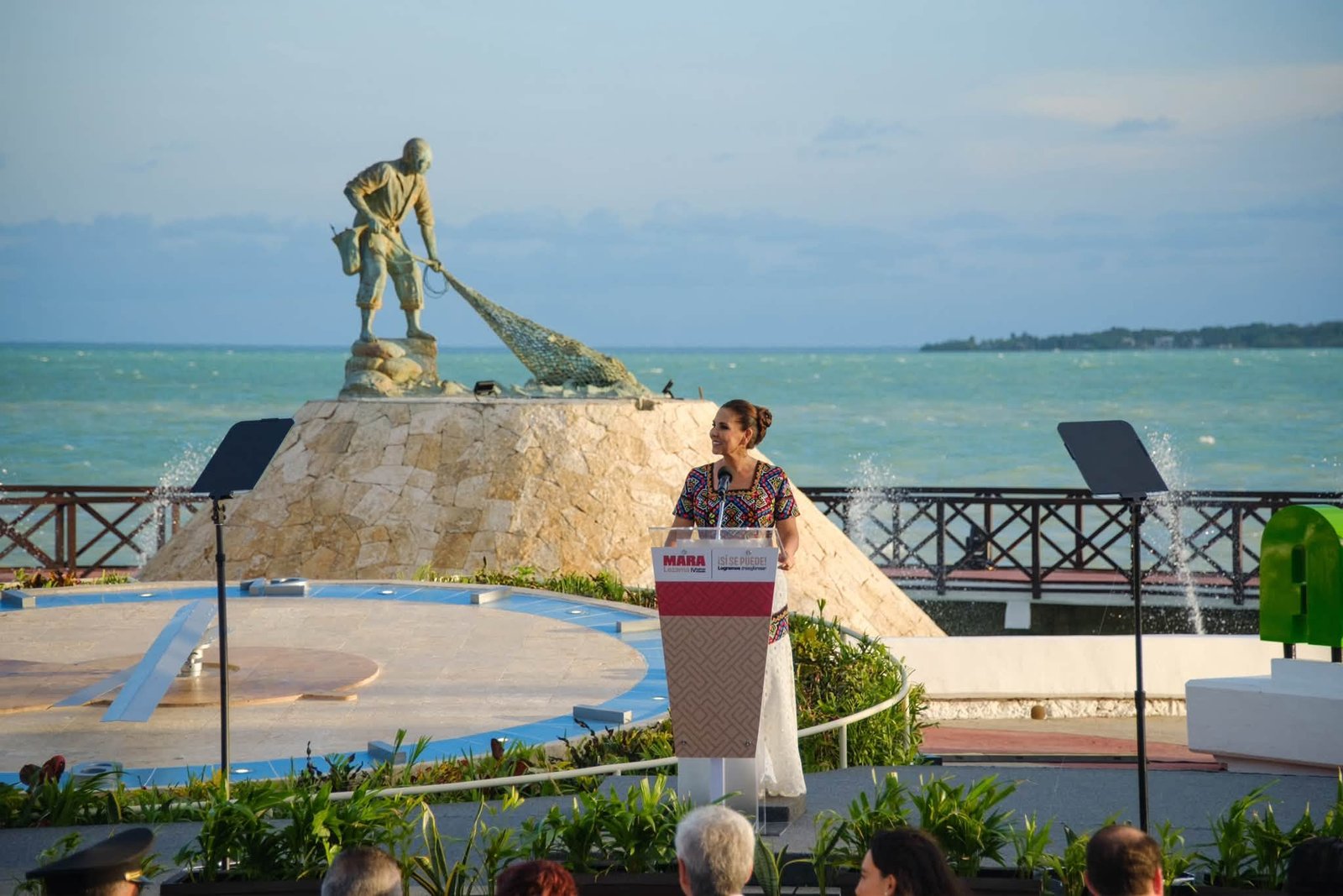 La gobernadora Mara Lezama rinde su IV Informe de Gobierno en la Fuente del Pescador, en la Bahía de Chetumal